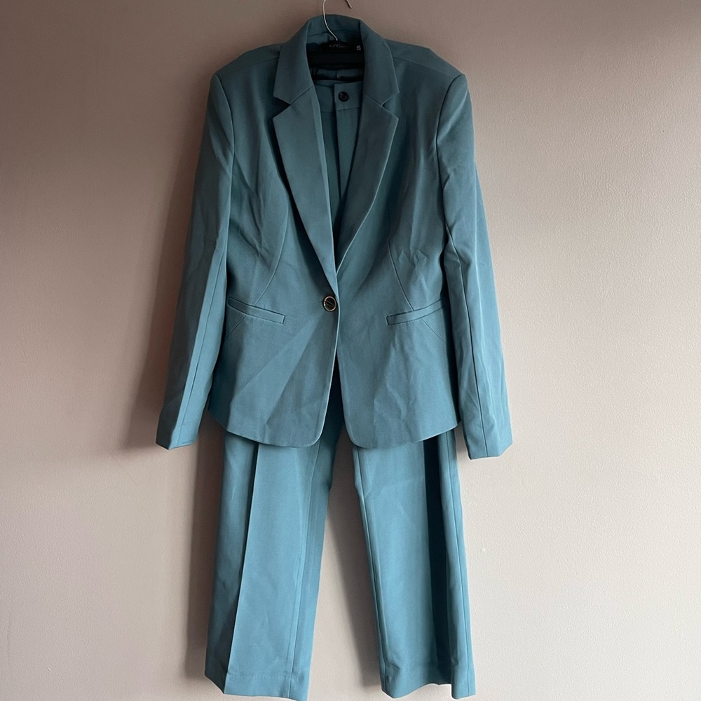 Amazon 2-piece pant suit for women - Medium - Teal